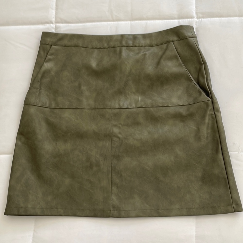 Stella Luce Olive Green Mini Pencil Skirt w/ pockets